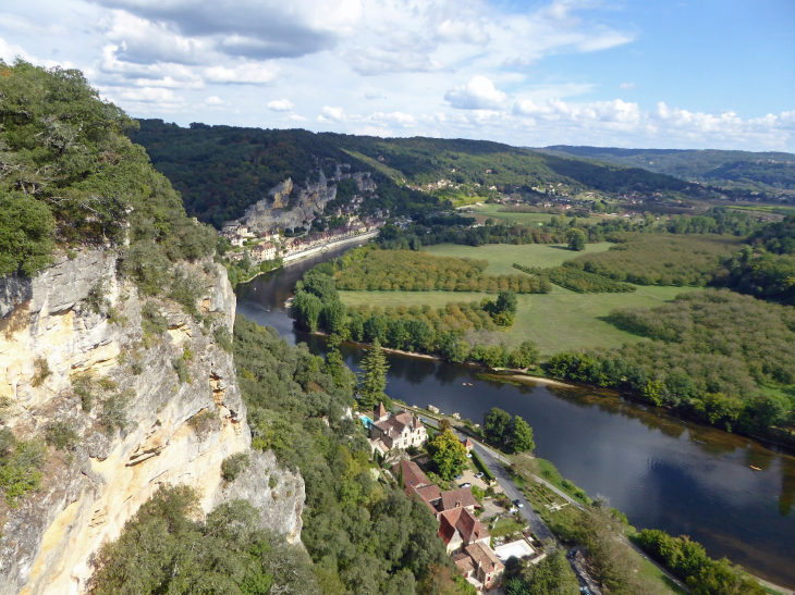 Vue de Marqueyssac: la Dordogne et le village - La Roque-Gageac