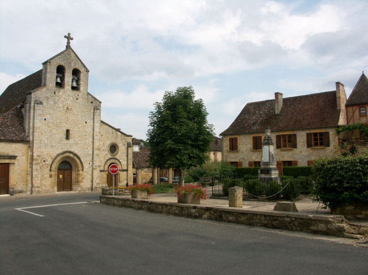 Place de l'église - Lanquais