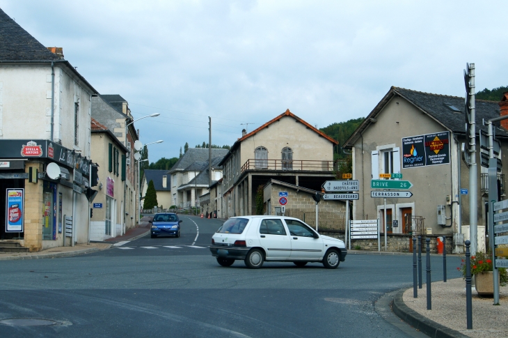 Les quatre routes en 2013. - Le Lardin-Saint-Lazare