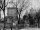 L'église et le château de Saint Lazare, vers 1910 !carte postale ancienne).