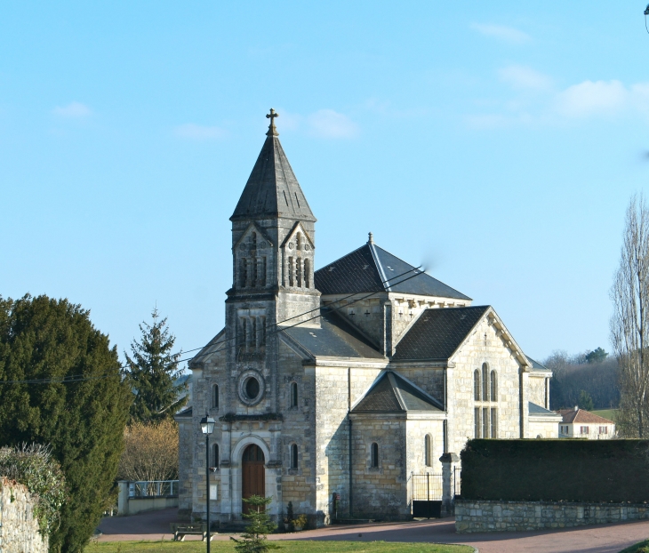 Eglise Saint-Thomas, néoromane du XIXe siècle. - Ligueux