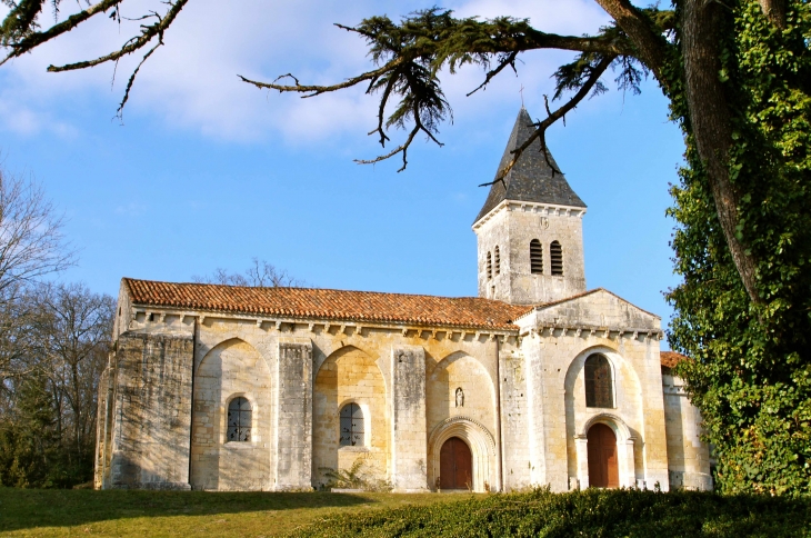 Eglise abbatiale de Ligueux.