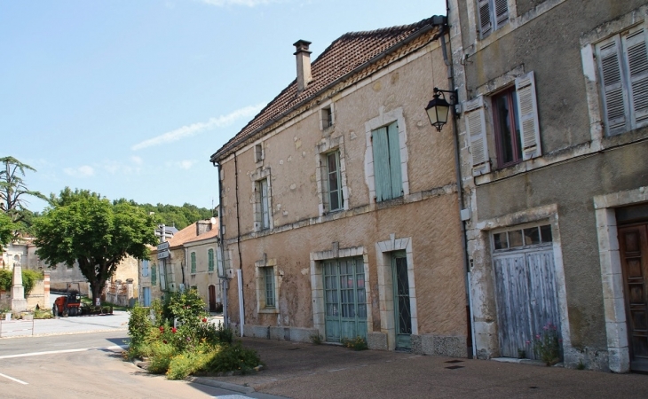 Le Village - Ligueux