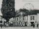 Photo suivante de Ligueux La Place de Ligueux en 1900 (carte postale ancienne)