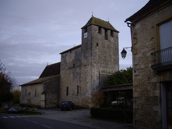 L'église et son clocher fortifié 12ème. - Liorac-sur-Louyre