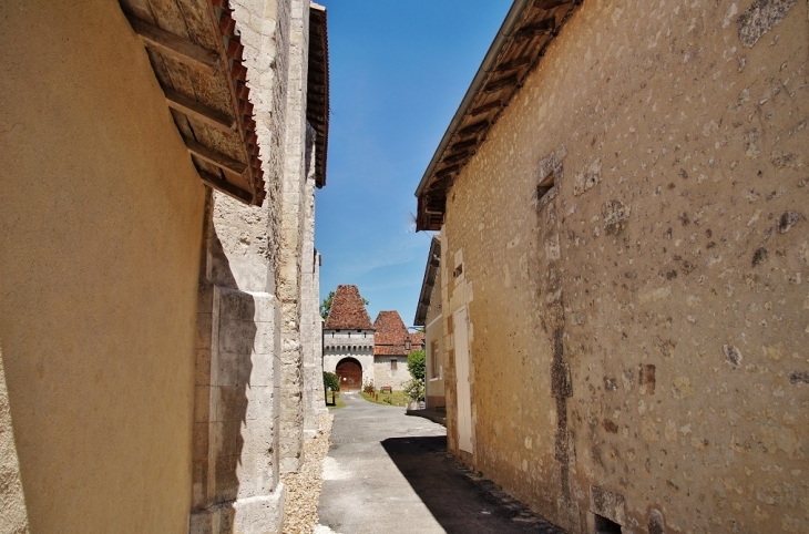 Le Village - Lusignac