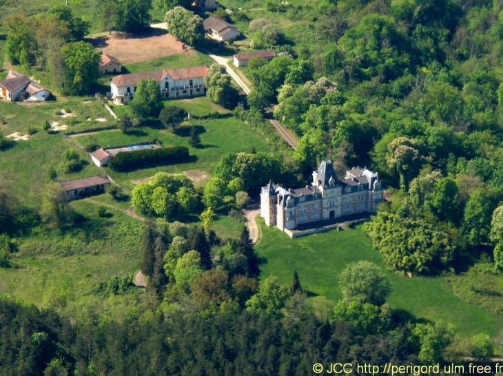 Ce château est à vendre - Manzac-sur-Vern