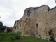 Ruines des remparts du château fort.