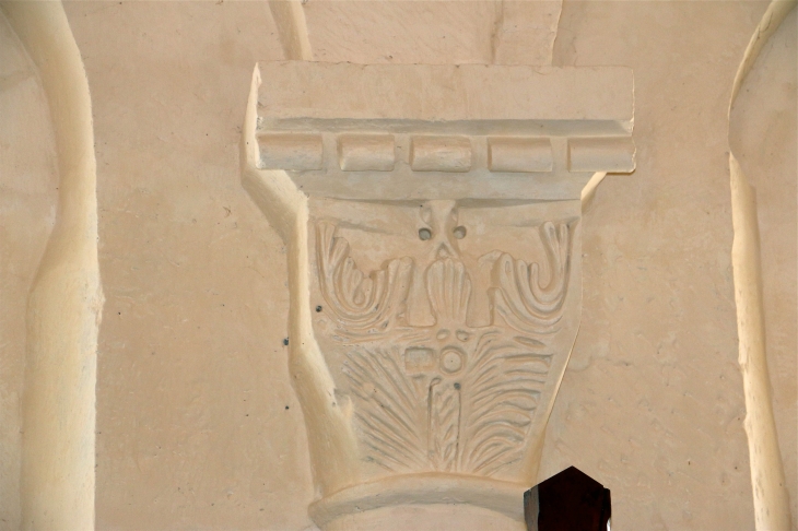 Chapiteau sculpté de la nef - Montagrier