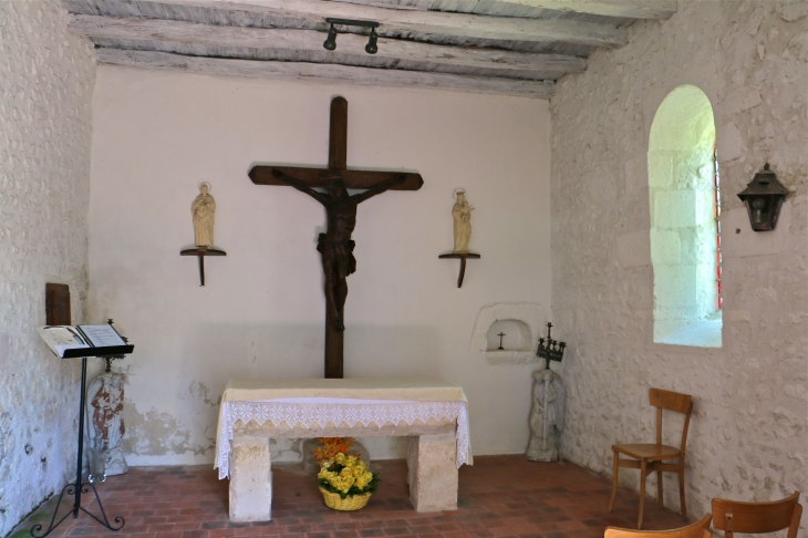Le choeur de la chapelle Saint Sicaire. - Montagrier