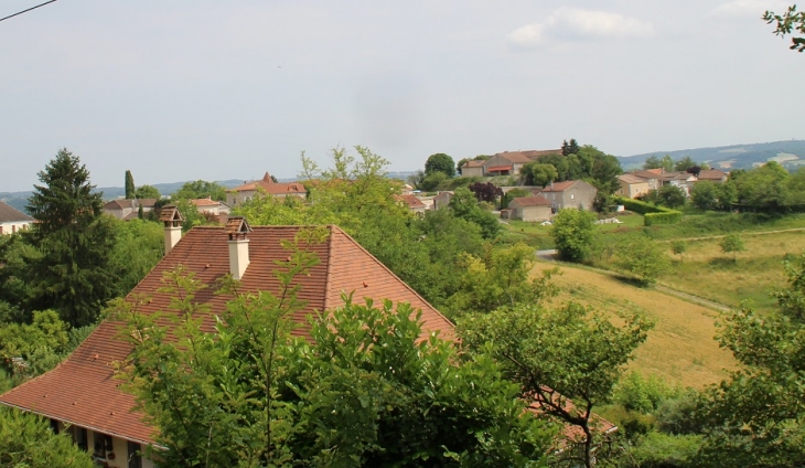 Le Village - Montagrier