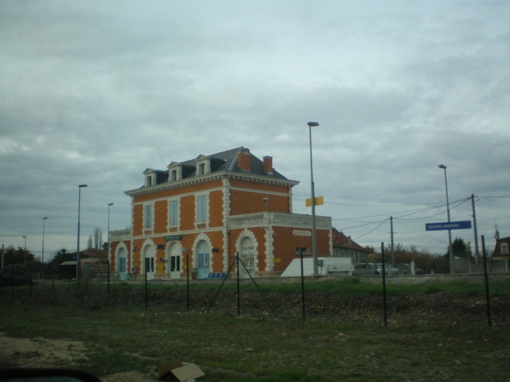 Gare de Montpon - Montpon-Ménestérol