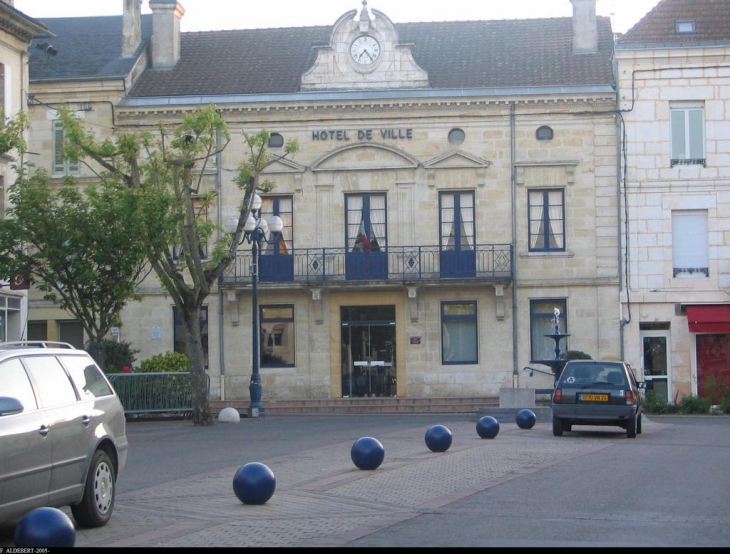 Mairie de Montpon - Montpon-Ménestérol