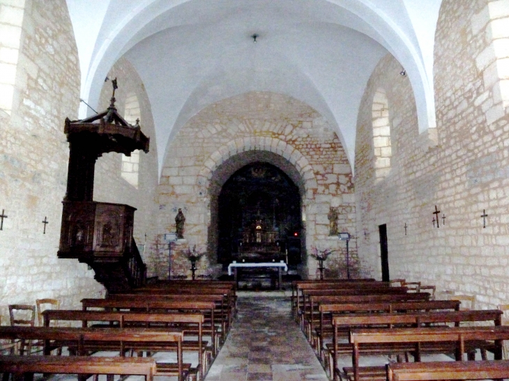 L'intérieur de l'église - Mouzens