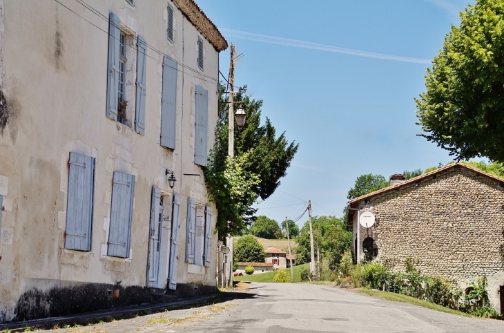 Le Village - Nanteuil-Auriac-de-Bourzac