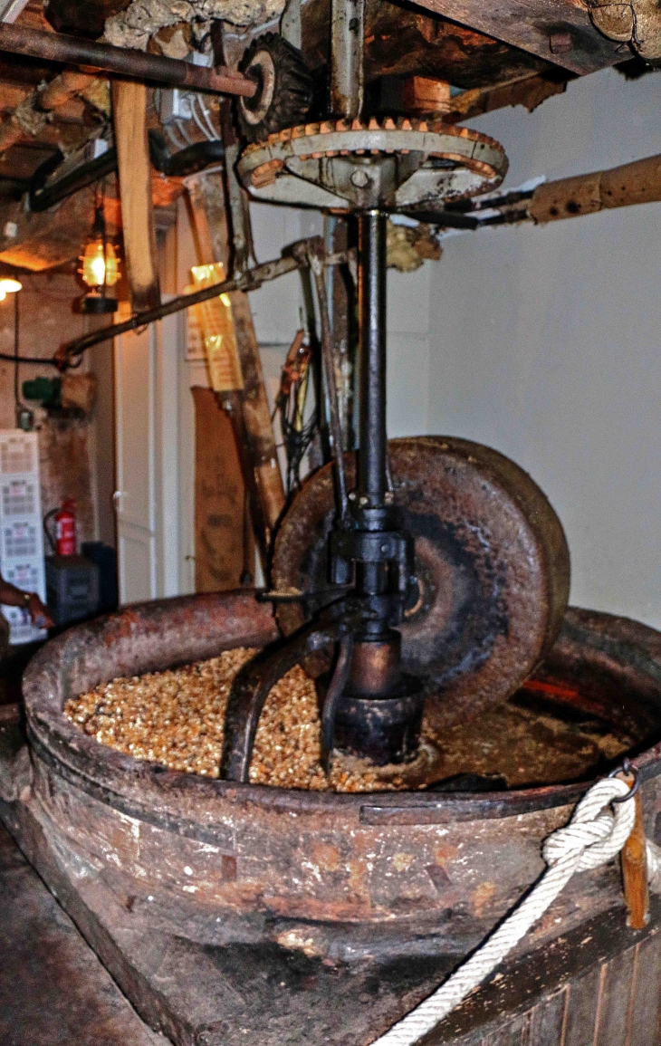 Moulin de la Veyssière - Neuvic