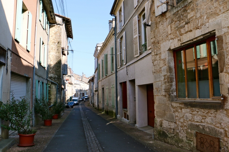 Rue du Dct André Picaud. - Nontron
