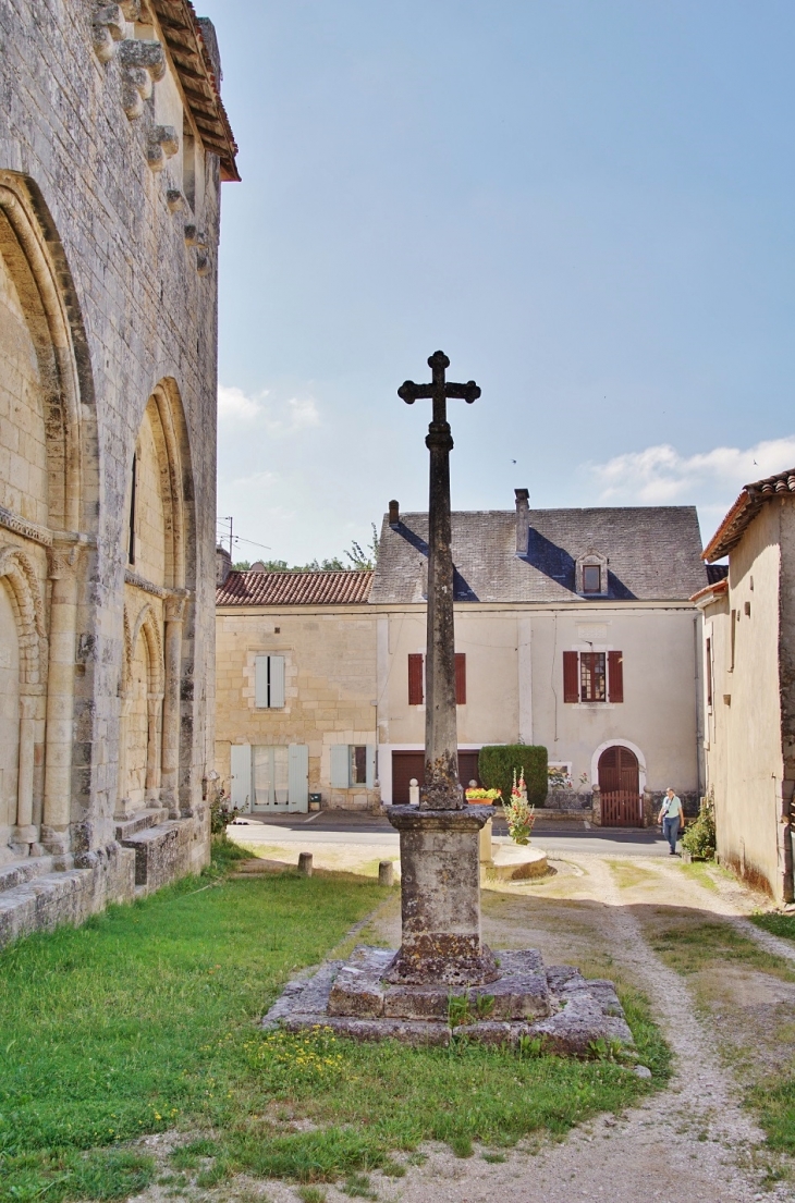 Croix  - Paussac-et-Saint-Vivien