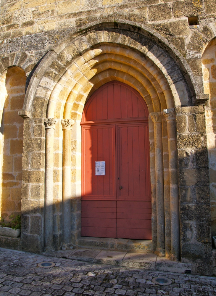 Portail de l'église Notre Dame de la Purification. - Preyssac-d'Excideuil