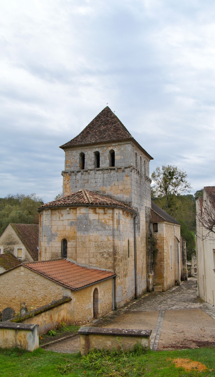 L'église Saint Pierre ès Liens, romane de la fin du XIe siècle. - Queyssac