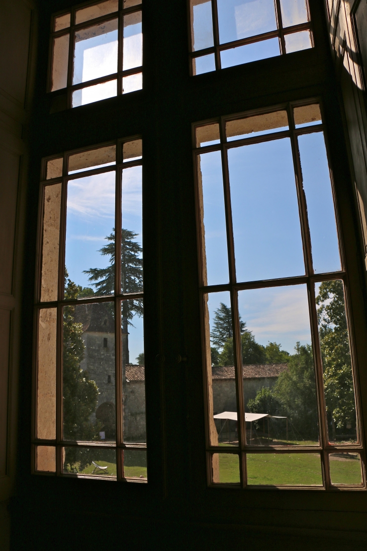 Le château de Bridoire : de la salle d'armes - Ribagnac