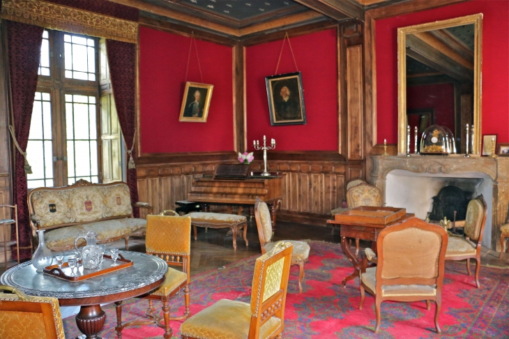 Le château de Bridoire : le grand salon - Ribagnac