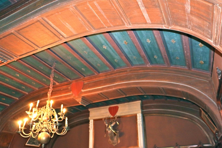 Le château de Bridoire : le plafond de la salle à manger - Ribagnac