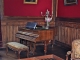 Le château de Bridoire : le grand salon, piano à queue Erard du milieu du XIXe siècle