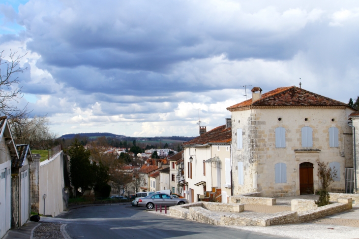 Rue Notre Dame. - Ribérac