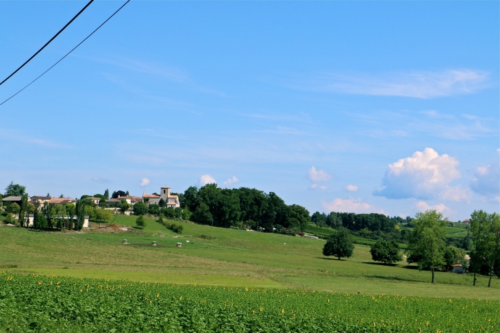 Vue sur le village et l'église de Rouffignac - Rouffignac-de-Sigoulès