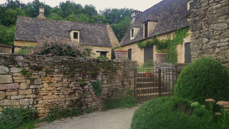Maison ancienne au hameau de Bouyssiéral (SI). - Saint-André-d'Allas