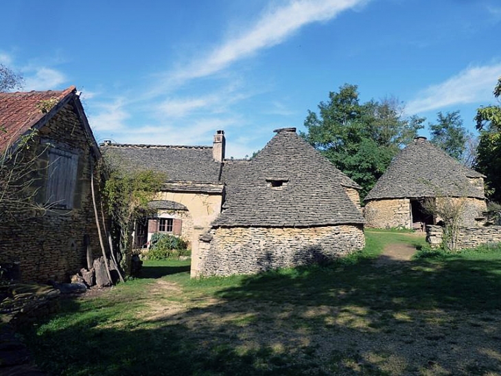 Maisons du village - Saint-André-d'Allas