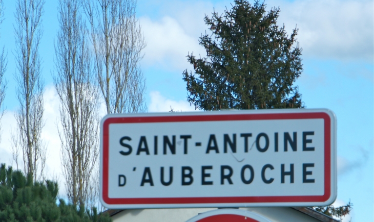 Autrefois : Sanctus Antonius en 1380. - Saint-Antoine-d'Auberoche