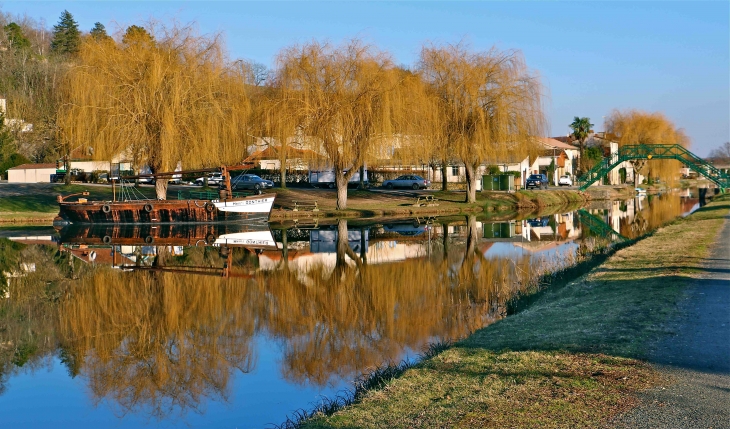 Le canal de Lalinde - Saint-Capraise-de-Lalinde