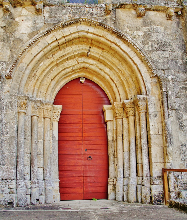 <<église Saint-Front - Saint-Front-sur-Nizonne