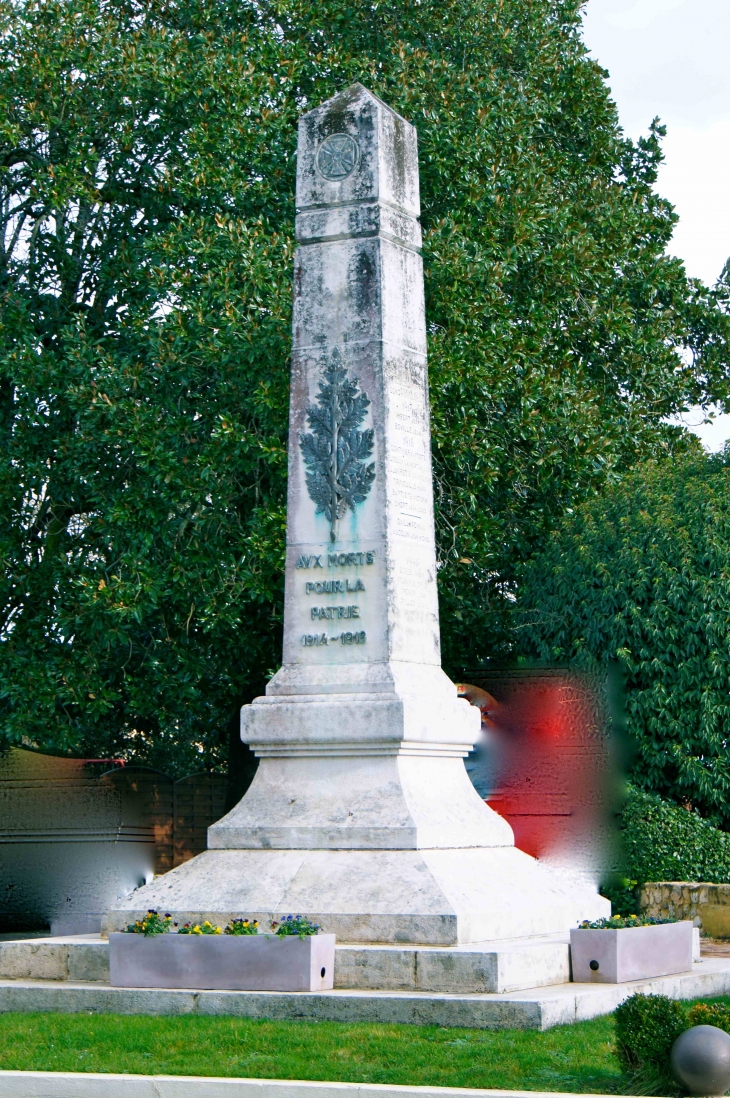 Monument aux Morts de la guerre 14/18 - Saint-Germain-et-Mons