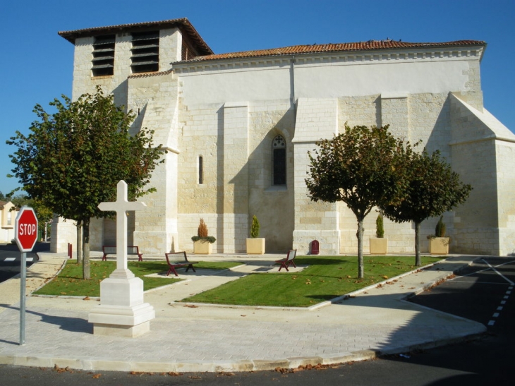 Eglise - Saint-Léon-sur-l'Isle