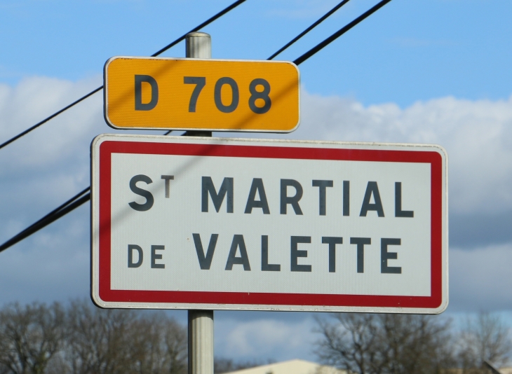 Autrefois: s'est aussi appelé Valette-les-Eaux. Ancien repaire noble ayant haute justice sur la paroisse, en 1760. - Saint-Martial-de-Valette