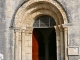 Photo suivante de Saint-Martial-de-Valette Portail de l'église Saint Martial.