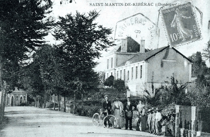 Début XXe siècle - Entrée du village par la D709 (carte postale ancienne). - Saint-Martin-de-Ribérac