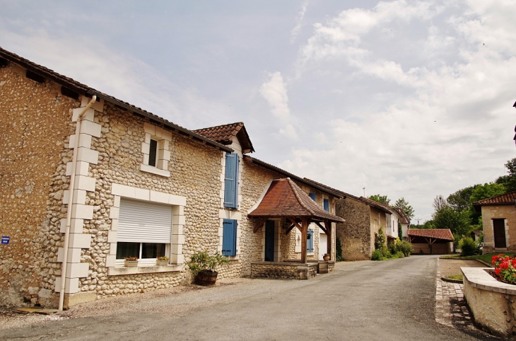La Commune - Saint-Méard-de-Drône