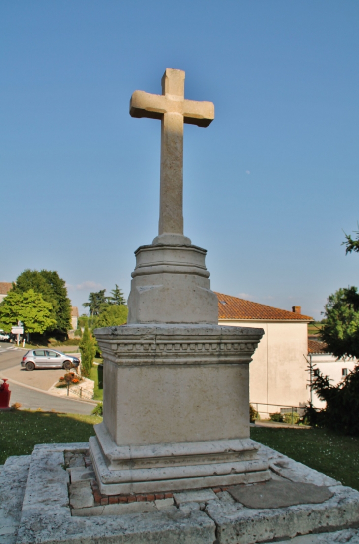 Croix - Saint-Michel-de-Montaigne
