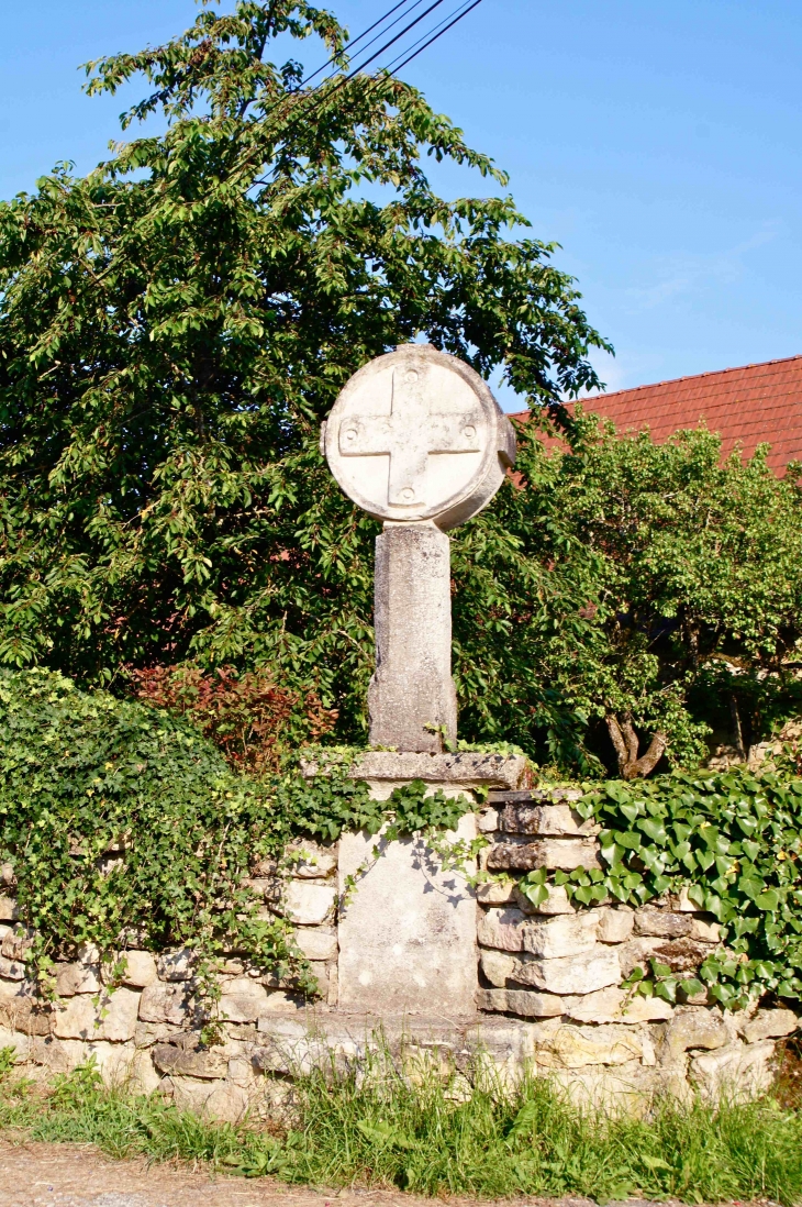 Croix de chemin. - Saint-Rabier