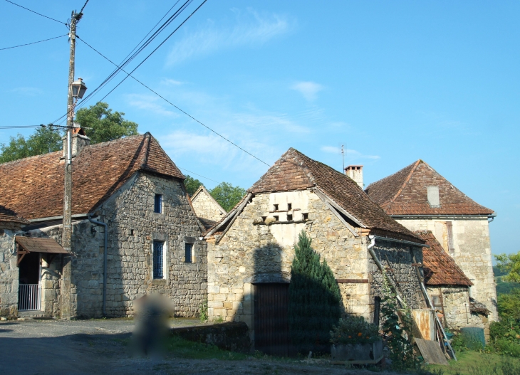 Maisons anciennes du village. - Saint-Rabier