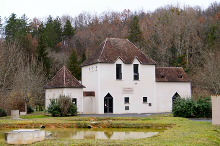 Syndicat Intercommunal d'alimentation en eau potable  de la vallée du Manoire. - Sainte-Marie-de-Chignac