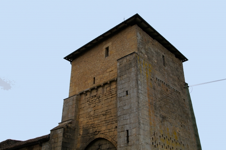 Le clocher de l'église Notre-Dame de l'Assomption. - Sainte-Marie-de-Chignac