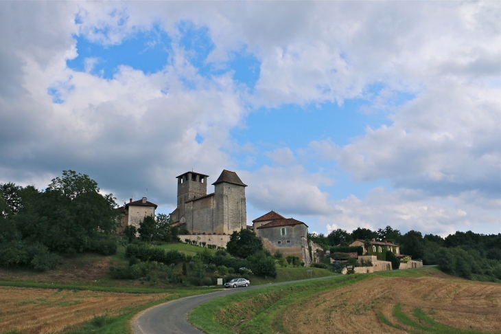 Le village et son église - Siorac-de-Ribérac
