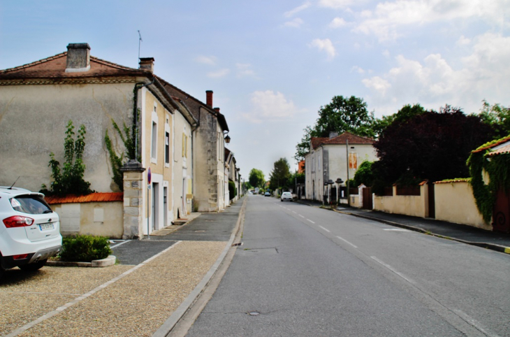 La Commune - Tocane-Saint-Apre