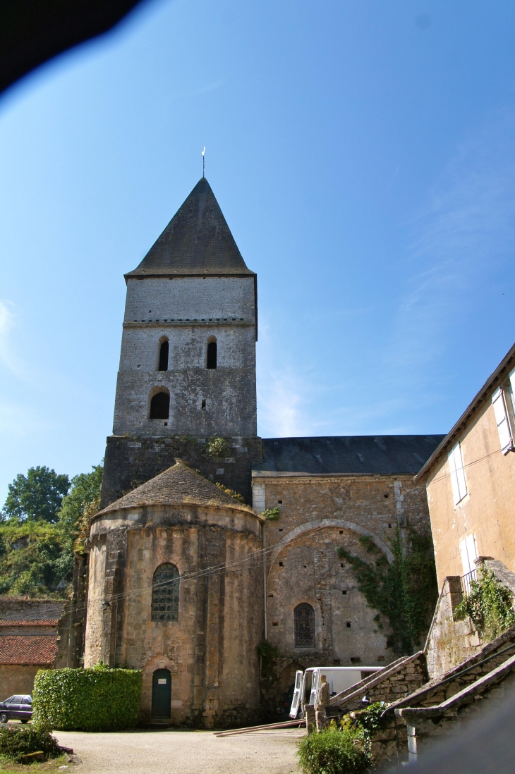 Le transept de l'église abbatiale. - Tourtoirac