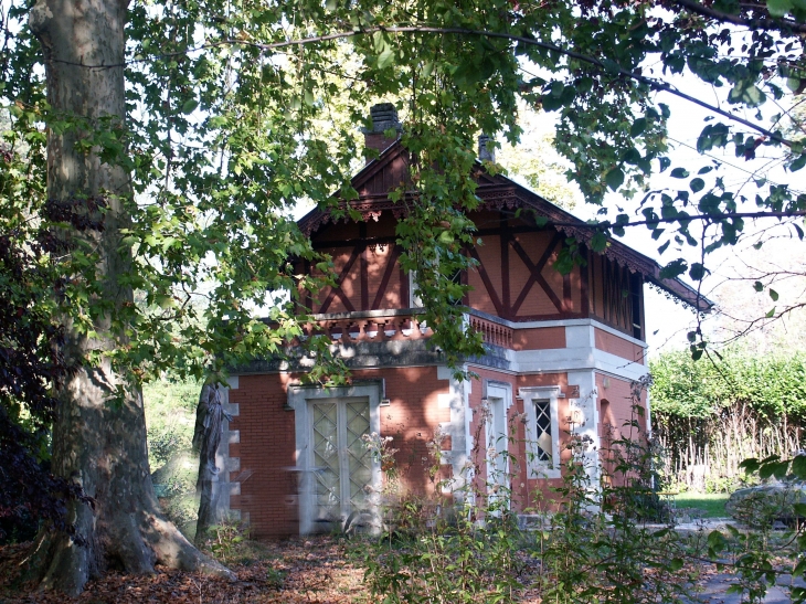 Conciergerie du Château Magne. - Trélissac